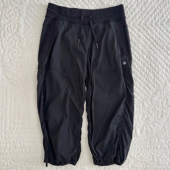 Lululemon Dance Studio Crop Pant Jogger Unlined Black Women’s Size 8 - Picture 1 of 8